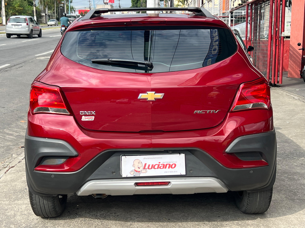 Chevrolet Onix Vermelho