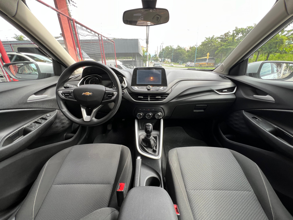 Chevrolet Onix Sedan Prata