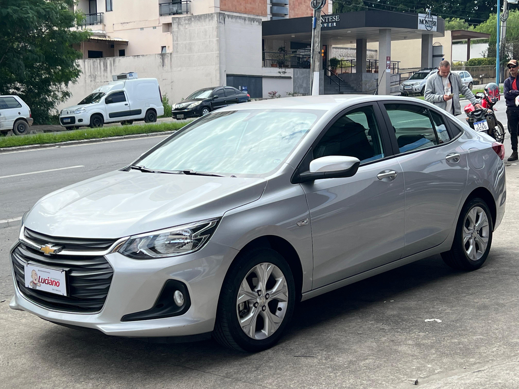 Chevrolet Onix Sedan Prata