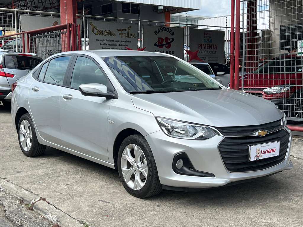 Chevrolet Onix Sedan Prata
