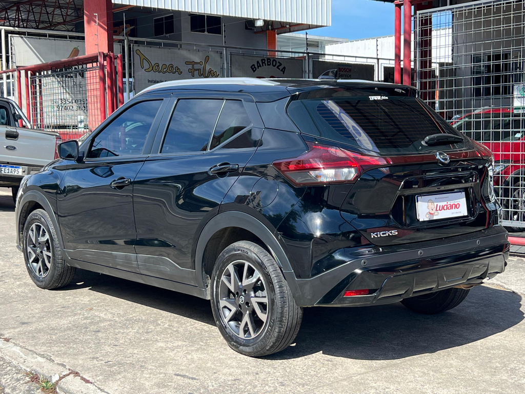 Nissan Kicks Preto