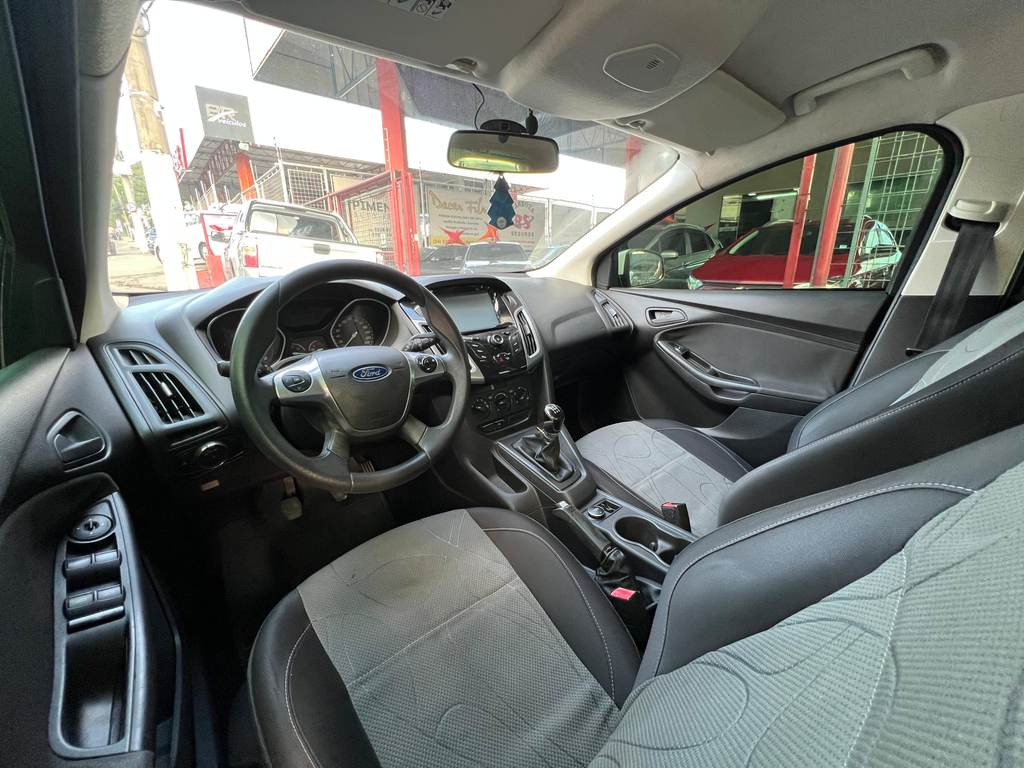 Ford Focus Branco