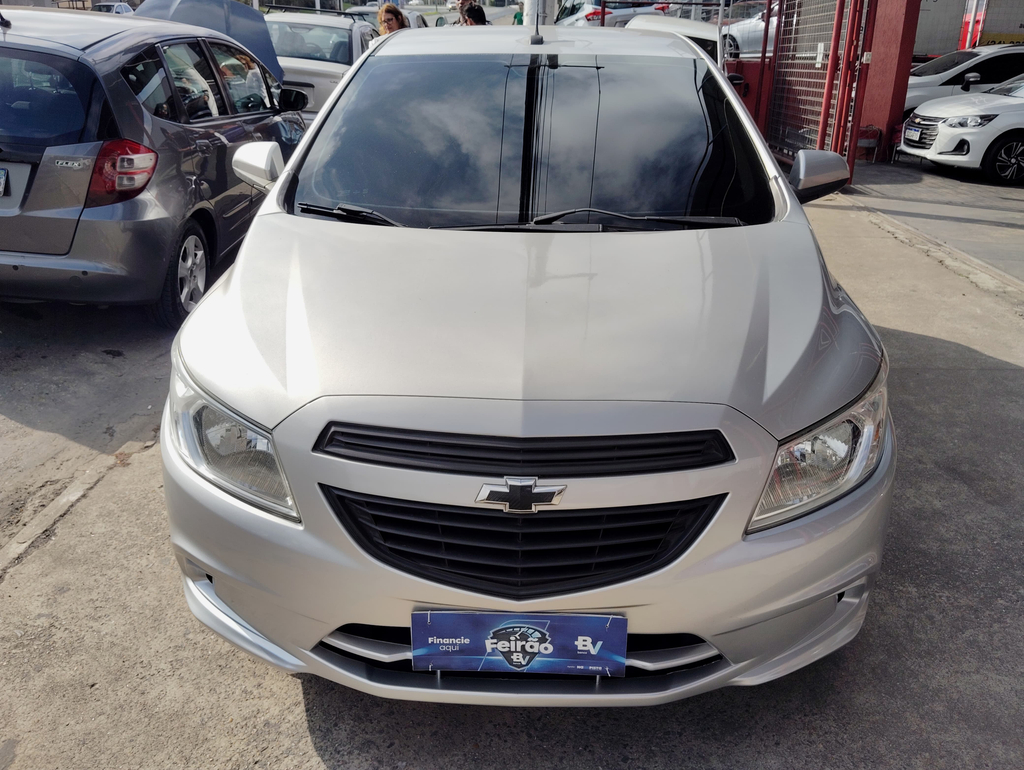 Chevrolet Onix Prata