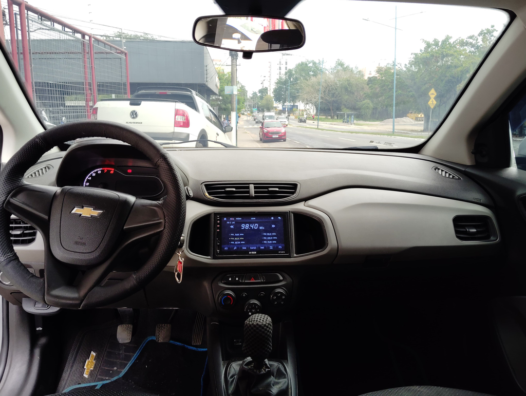 Chevrolet Onix Prata