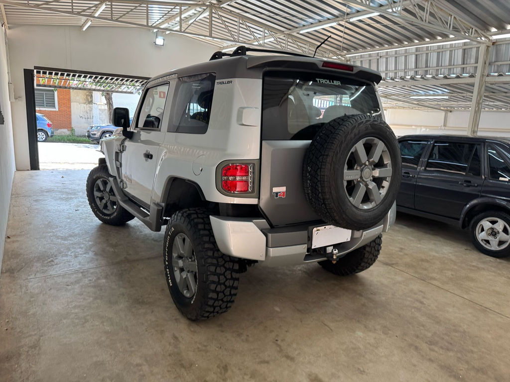 Troller T4 Prata