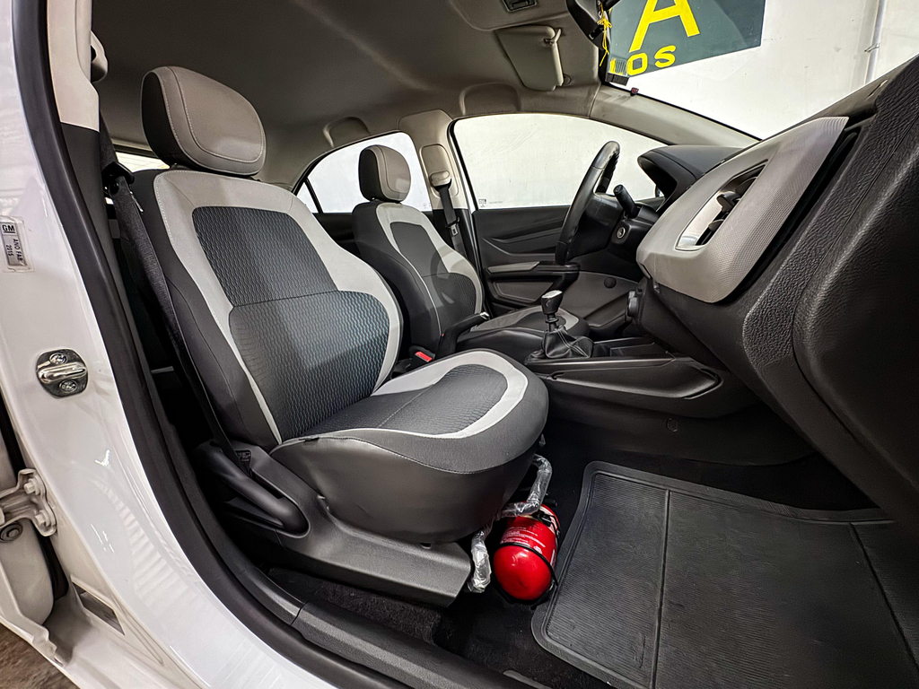 Chevrolet Onix Branco