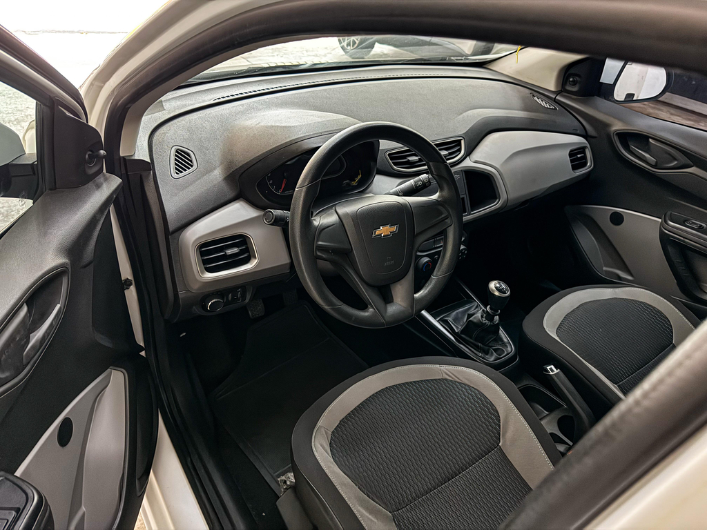 Chevrolet Onix Branco