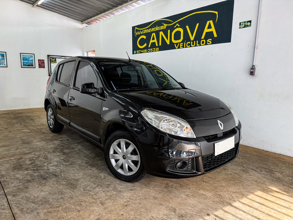 Renault Sandero Preto