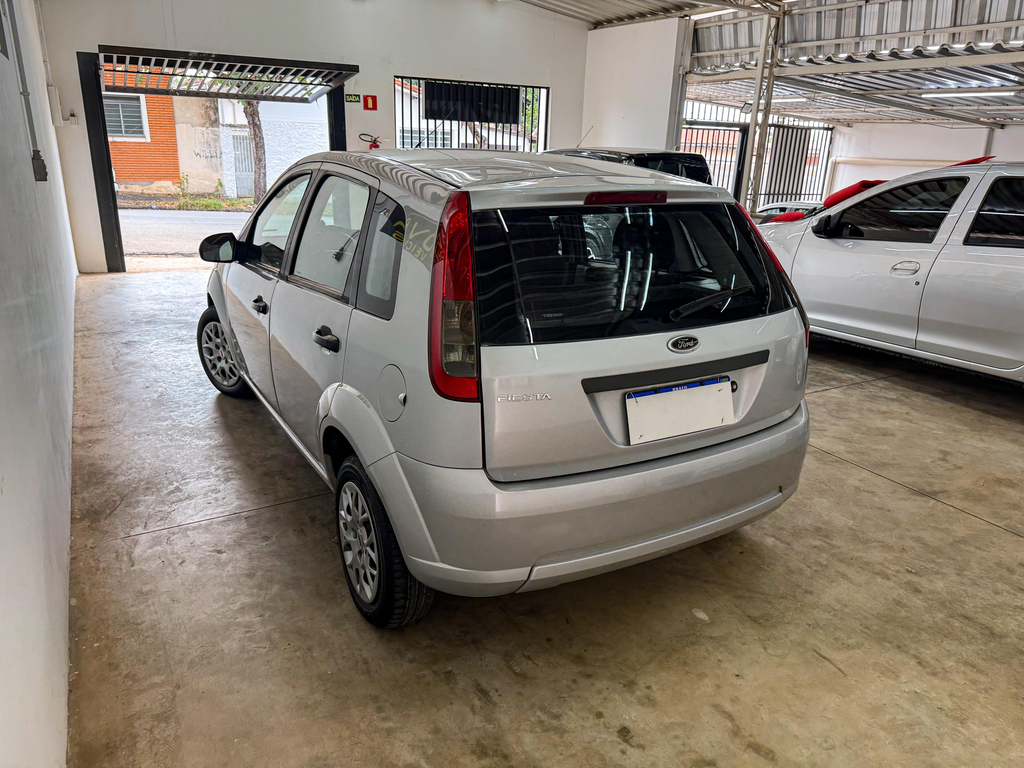 Ford Fiesta Hatch Prata