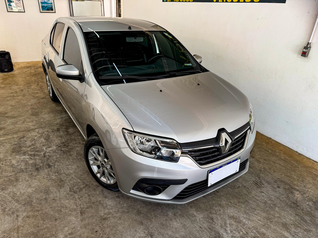 Renault Logan Prata