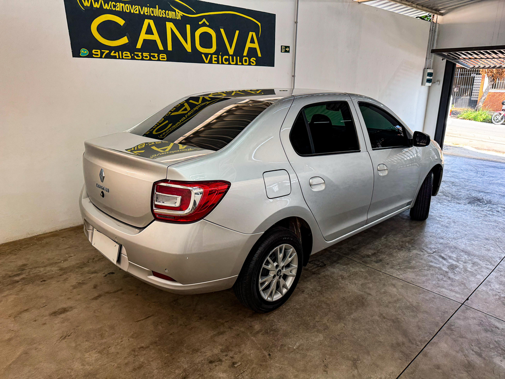 Renault Logan Prata
