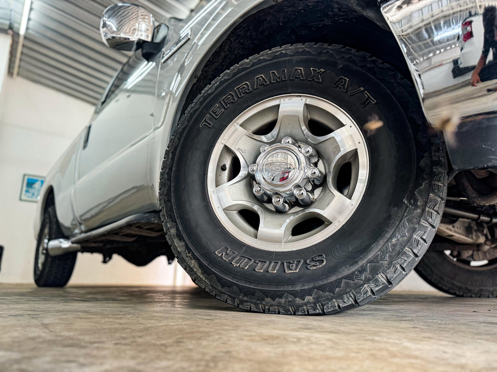 Ford F-250 Prata