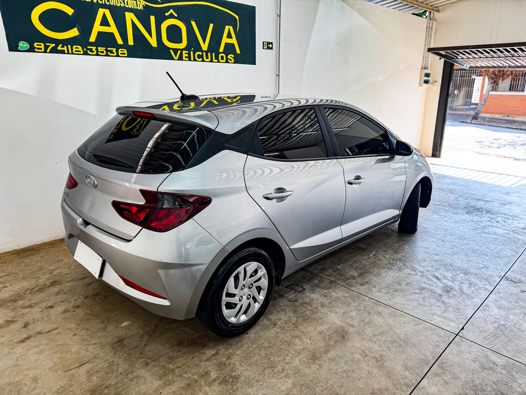Hyundai HB20S Prata