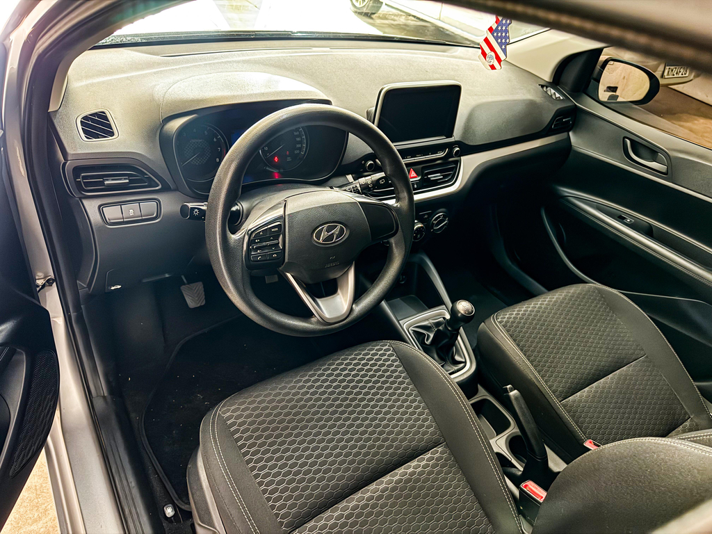 Hyundai HB20S Prata