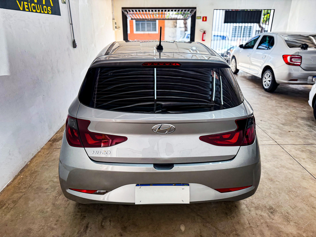 Hyundai HB20S Prata