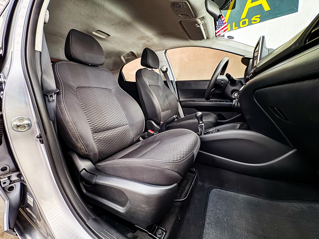 Hyundai HB20S Prata