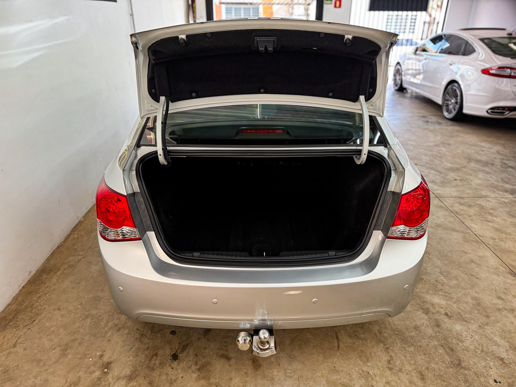 Chevrolet Cruze Sedan Prata