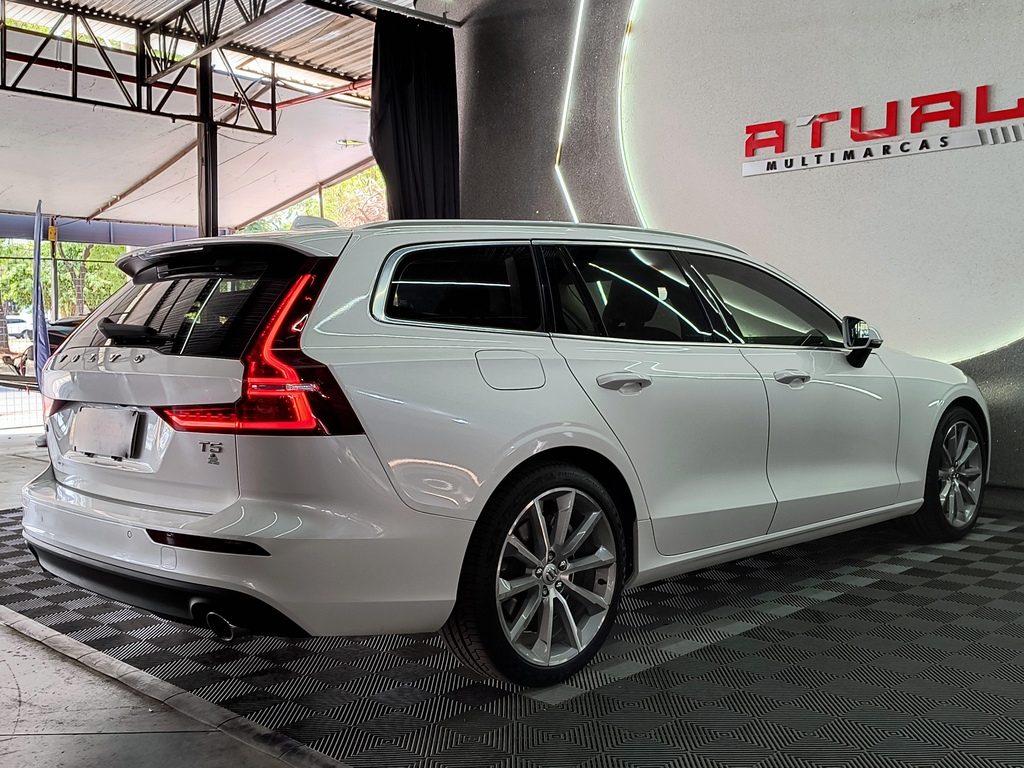 Volvo V60 T-5 MOMENTUM 2.0 5P