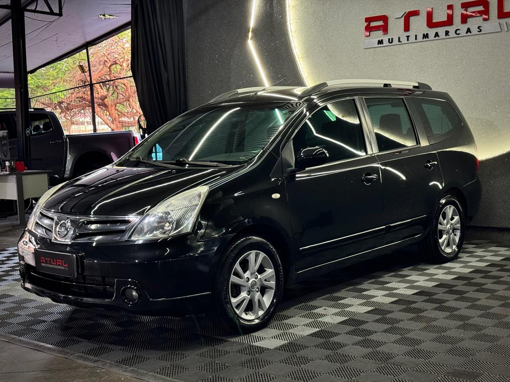 Nissan Grand Livina Preto