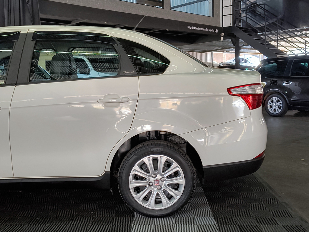 Fiat Grand Siena Branco