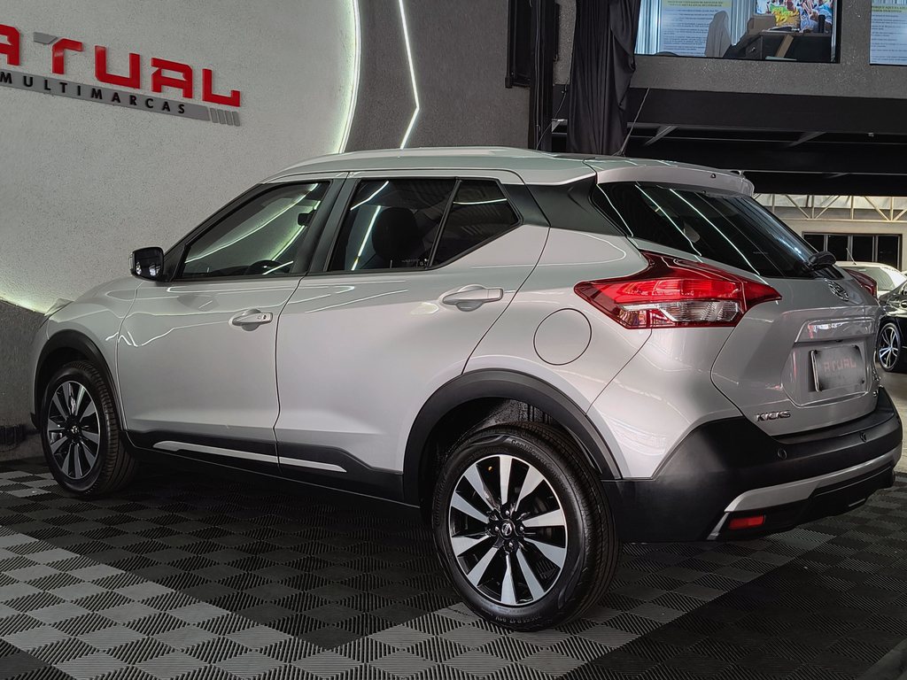 Nissan Kicks Prata