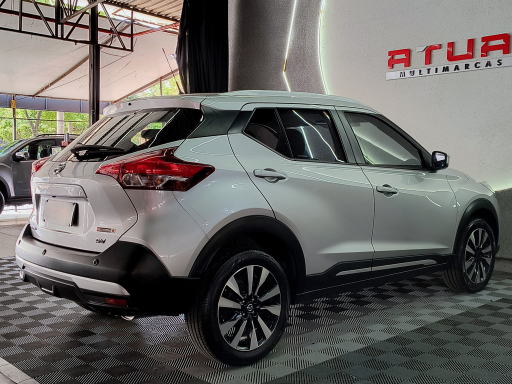 Nissan Kicks Prata