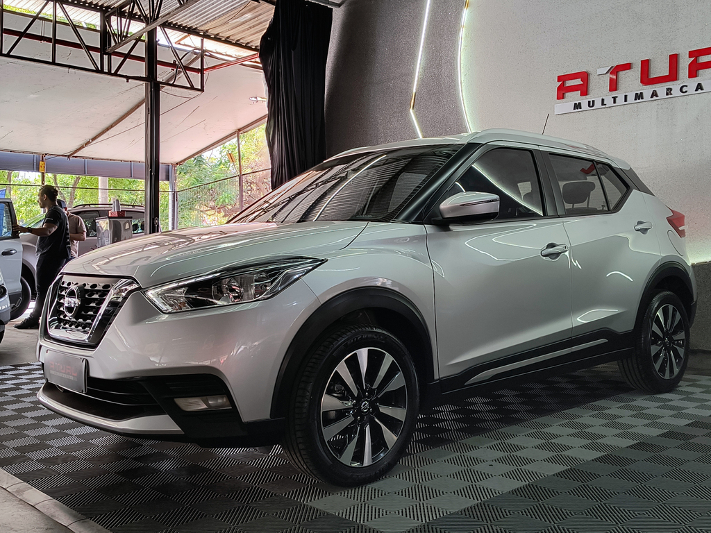 Nissan Kicks Prata