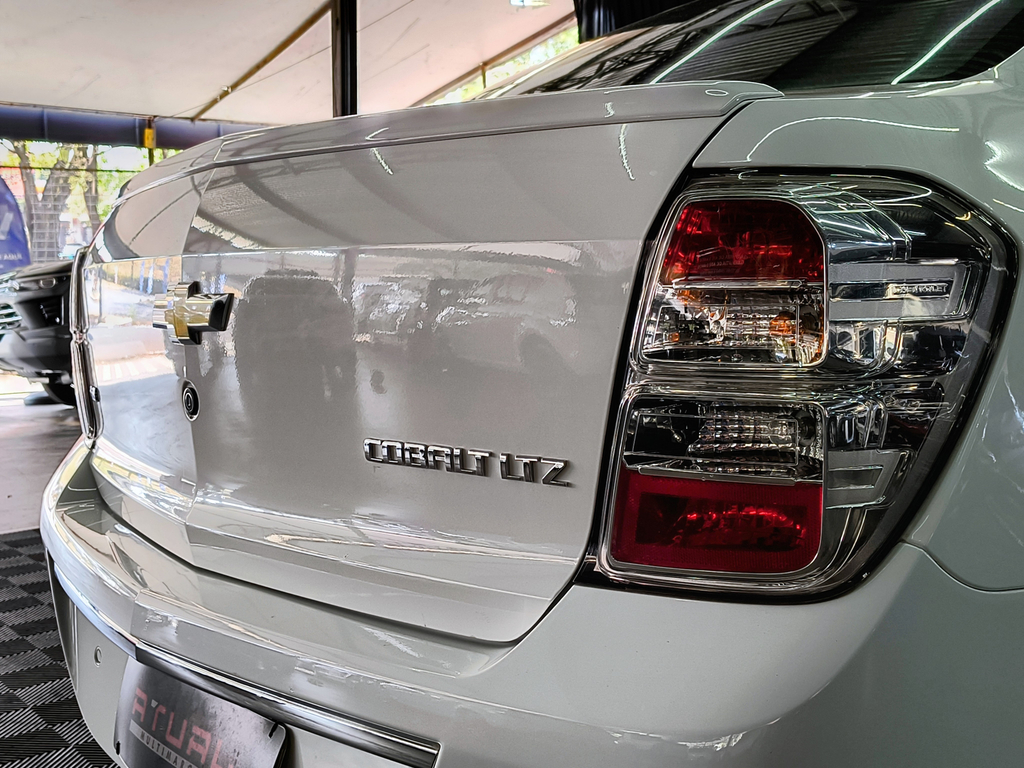 Chevrolet Cobalt Branco