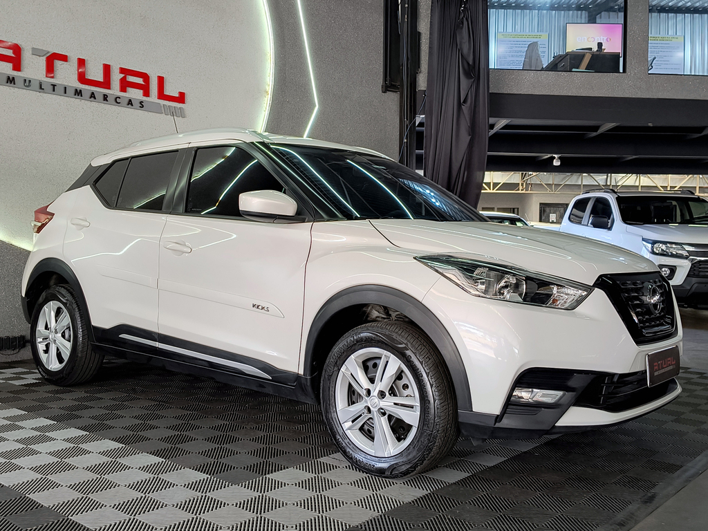 Nissan Kicks Branco