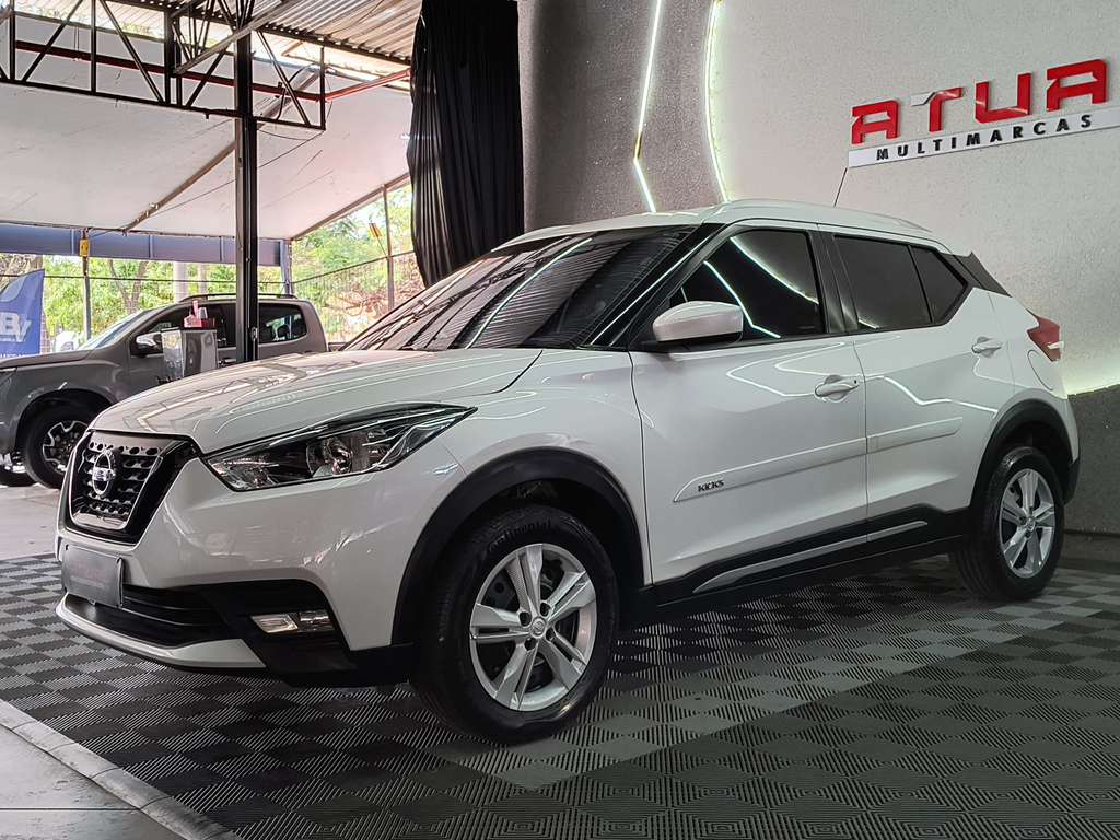 Nissan Kicks Branco