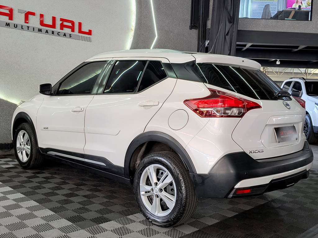 Nissan Kicks Branco