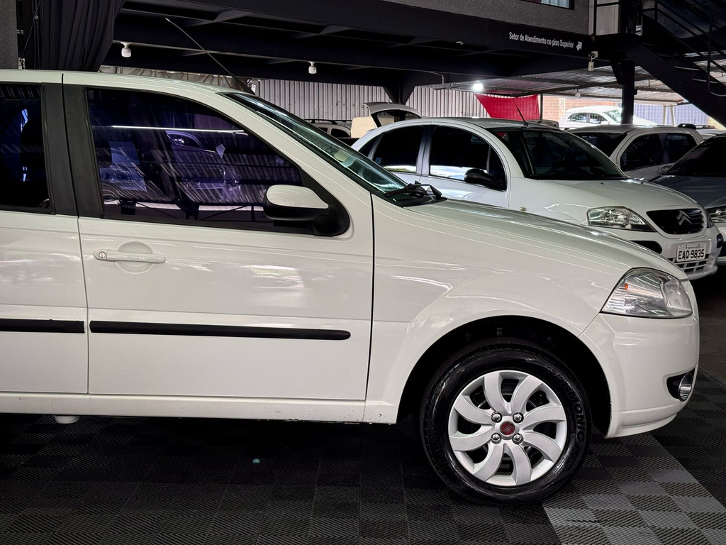 Fiat Palio ELX 1.4 (Flex)
