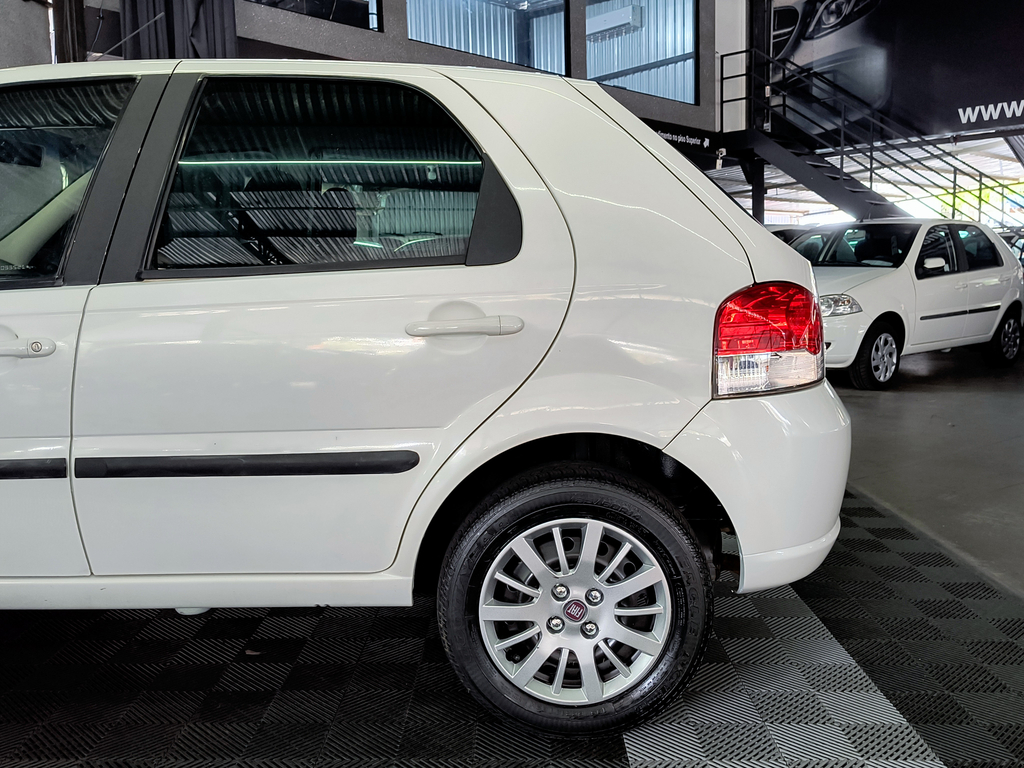 Fiat Palio ELX 1.4 (Flex)