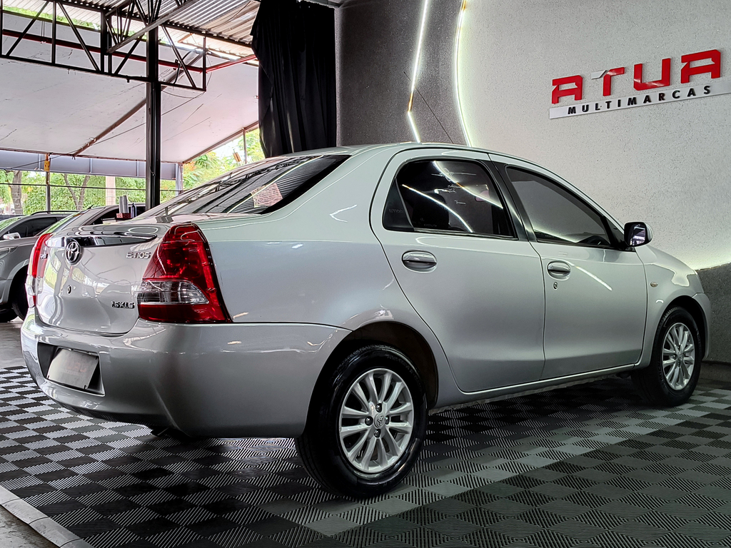 Toyota Etios Sedan XLS 1.5 (Flex)