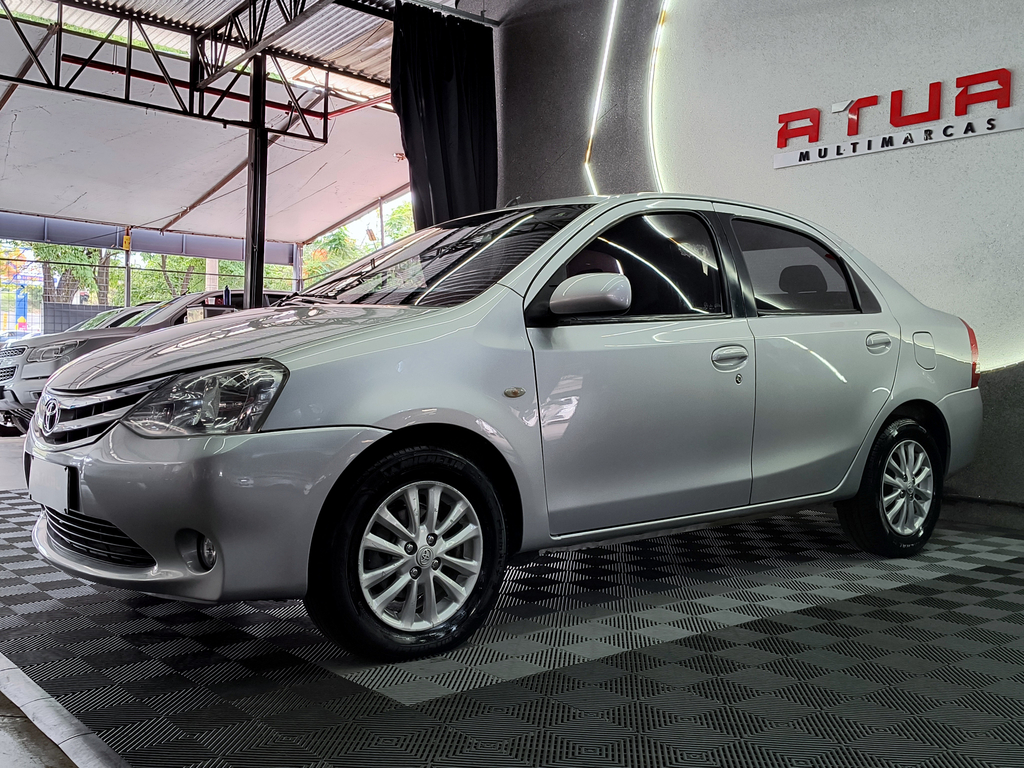 Toyota Etios Sedan XLS 1.5 (Flex)