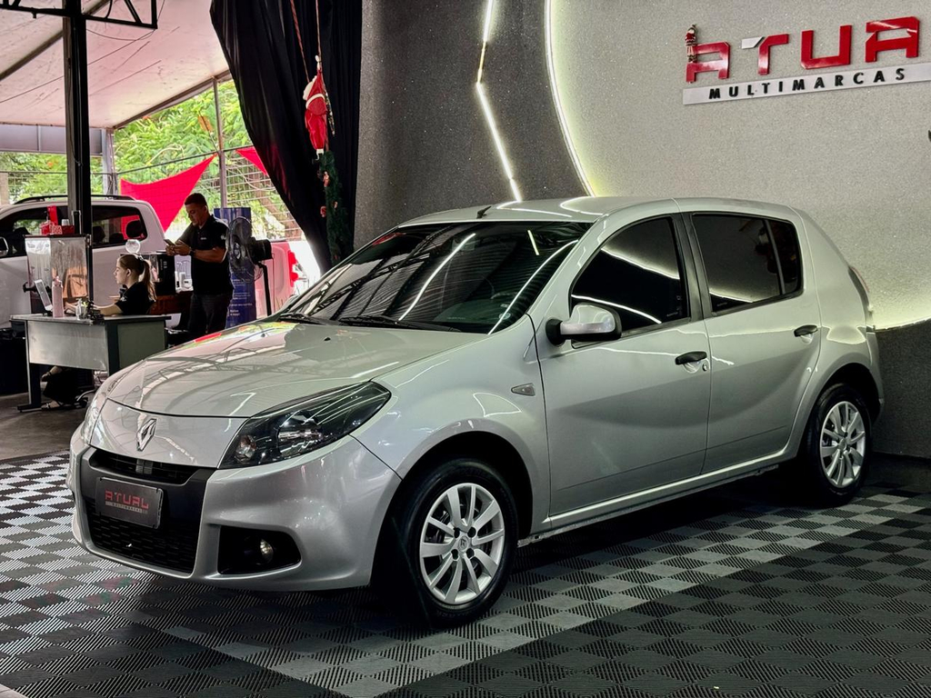 Renault Sandero Prata