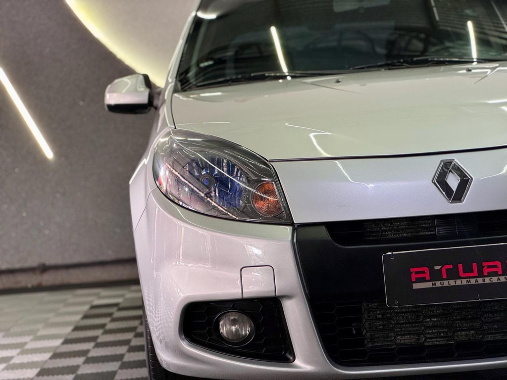 Renault Sandero Prata