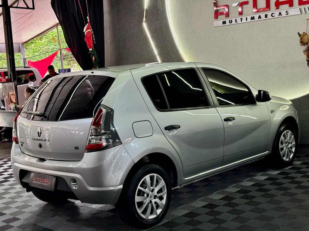 Renault Sandero Prata