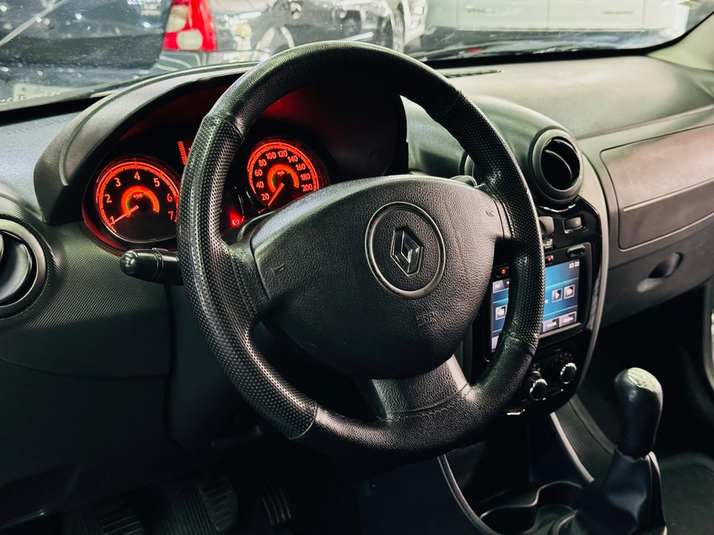 Renault Sandero Prata