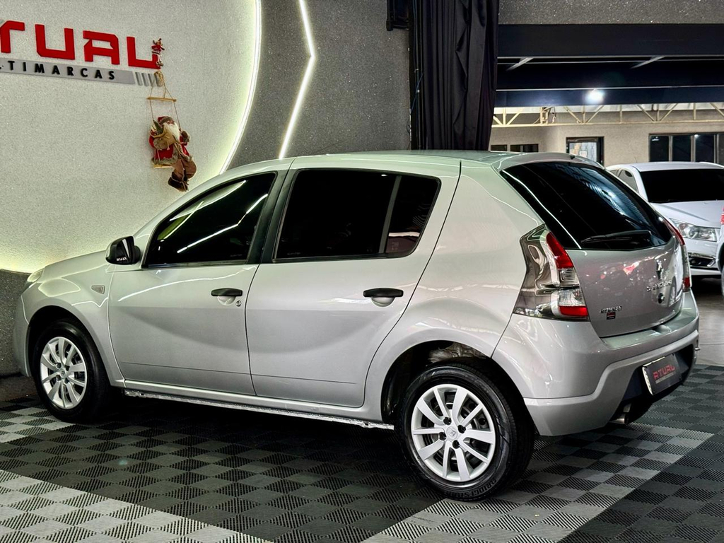 Renault Sandero Prata