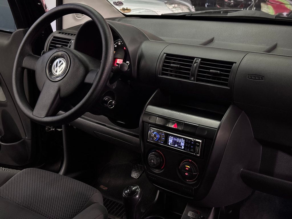 Volkswagen Fox 1.0 8V (Flex) 4p