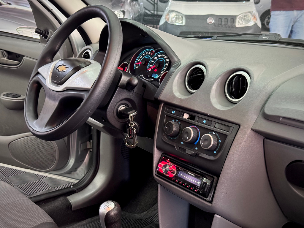 Chevrolet Prisma Prata