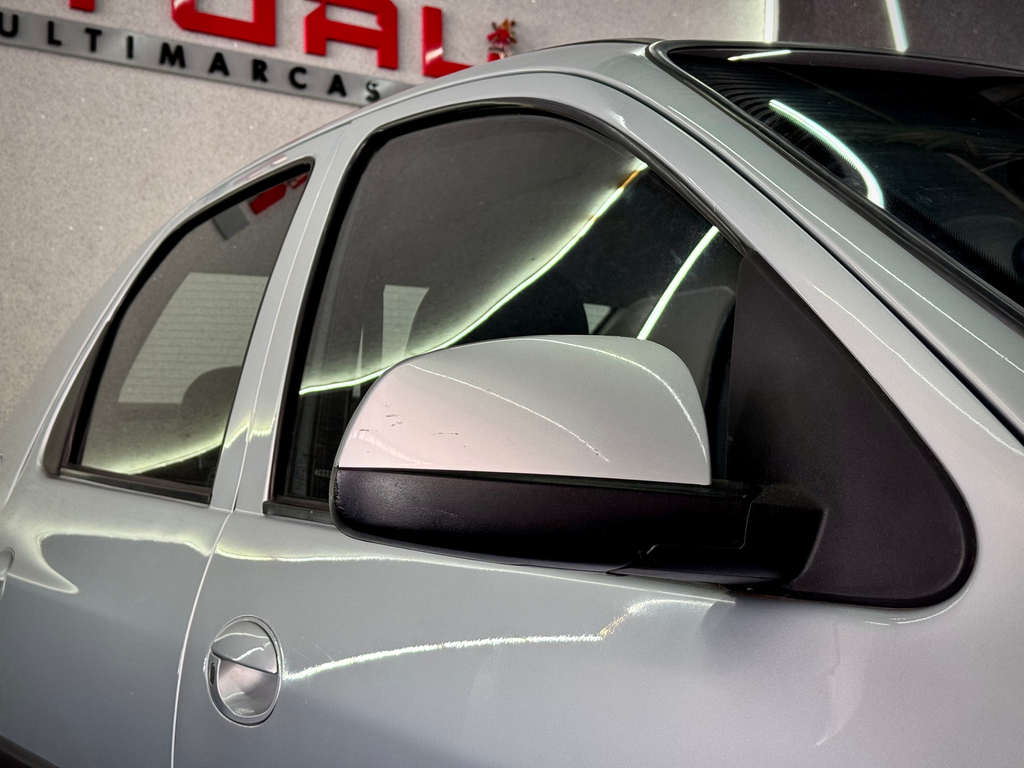 Chevrolet Prisma Prata