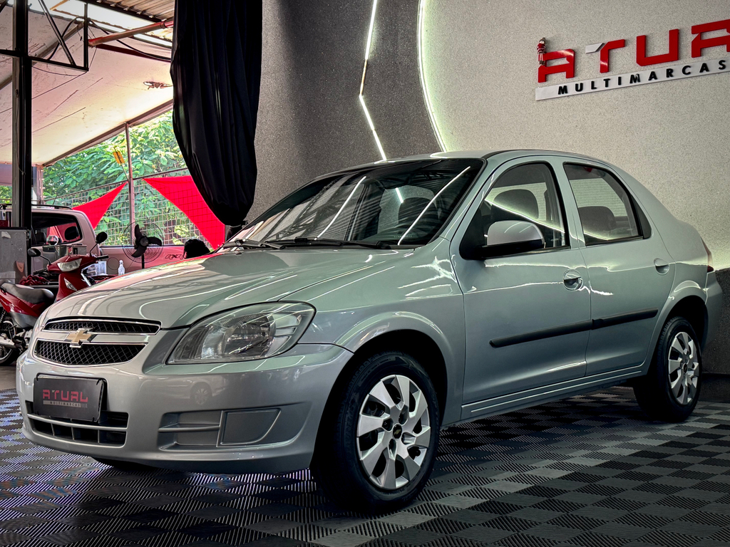 Chevrolet Prisma Prata