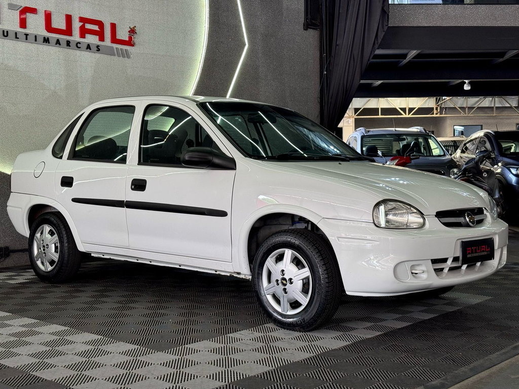 Chevrolet Classic Branco