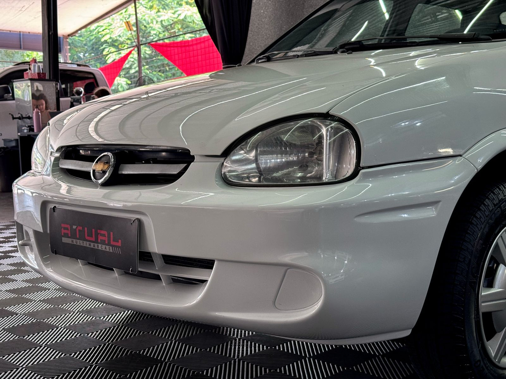 Chevrolet Classic Branco