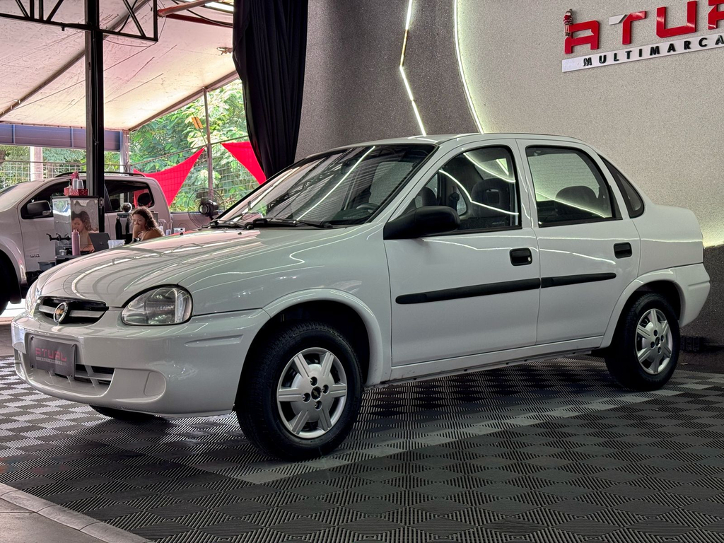 Chevrolet Classic Branco