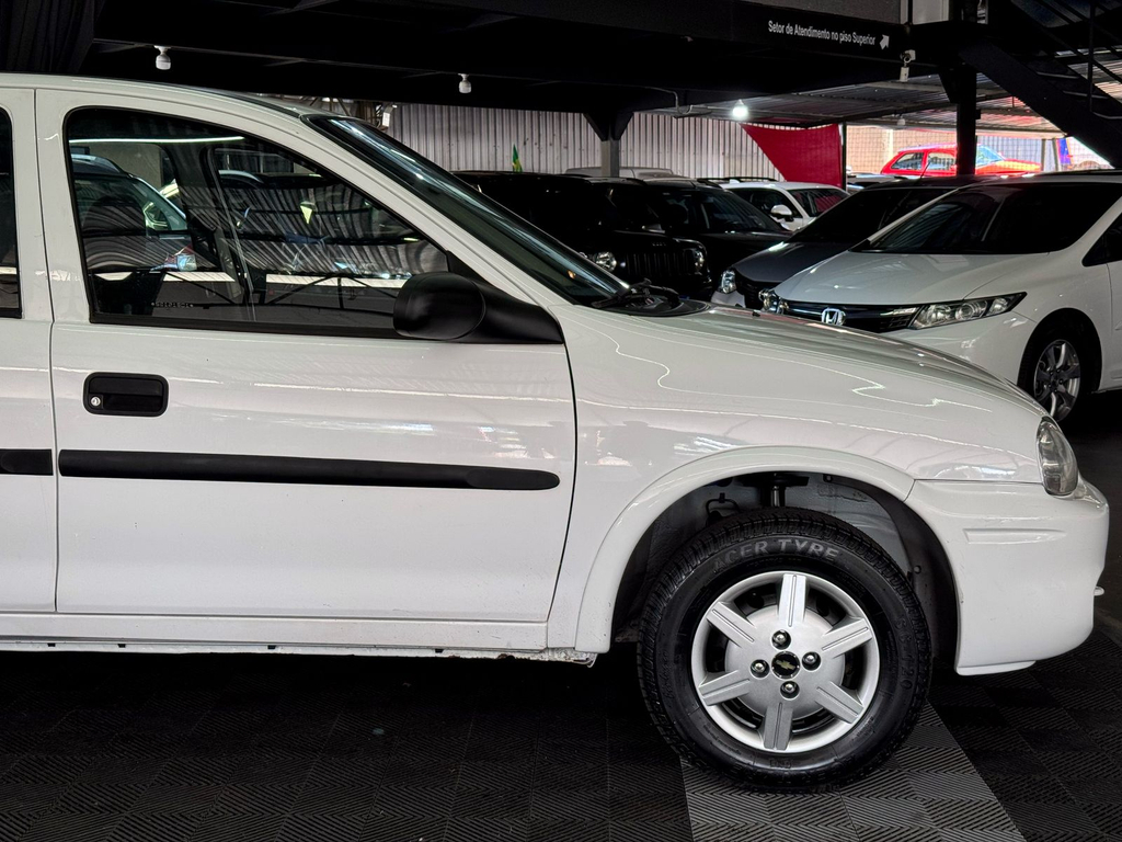 Chevrolet Classic Branco