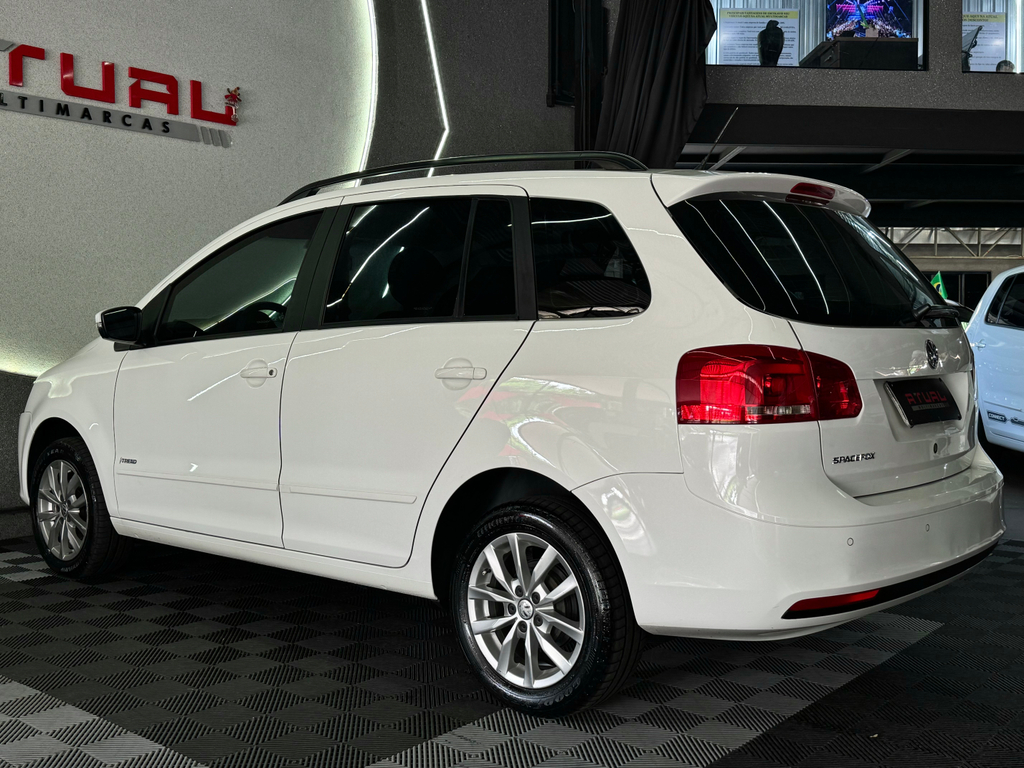 Volkswagen SpaceFox Trend 1.6 8V (Flex)