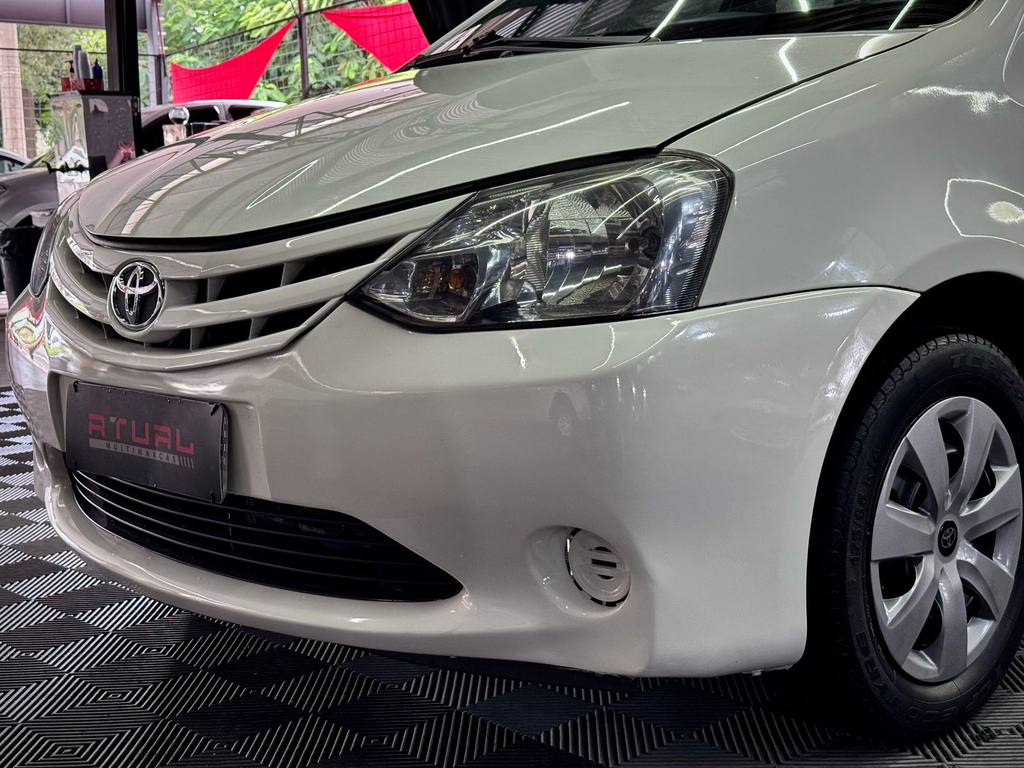 Toyota Etios Sedan X 1.5 (Flex)